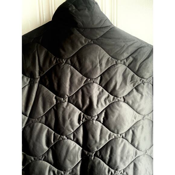 Quince Women’s Black Quilted Jacket – Lightweight, Gold Hardware, Size M - Picture 6 of 7